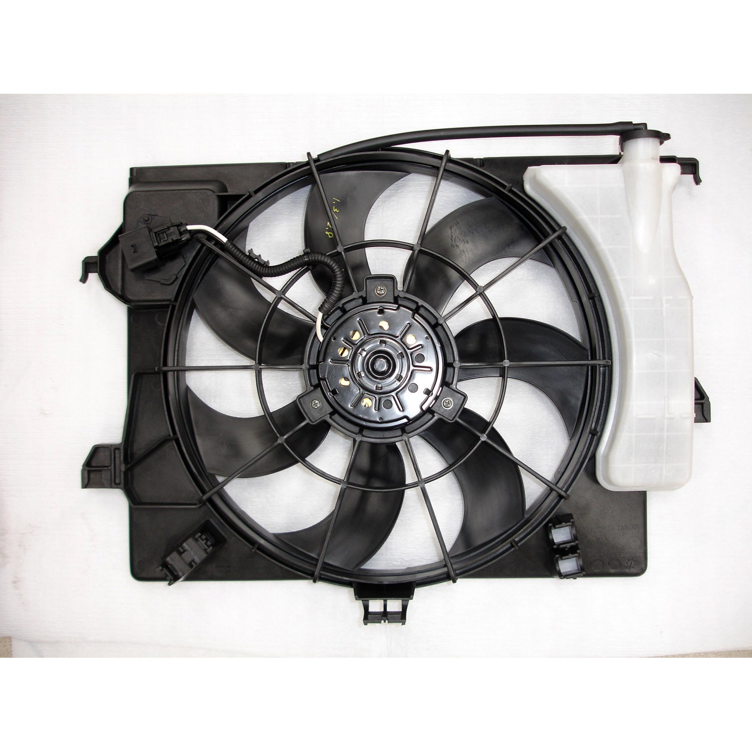 Engine Cooling Fan Assembly for Hyundai Accent Veloster